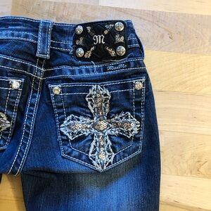 💗Like new MISS ME BUCKLE RHINESTONE BLING sequin cross POCKET JEANs size 23 0
